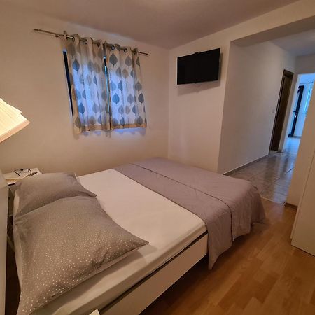 Apartments By The Sea Mokalo, Peljesac - 10201 Orebic Room photo